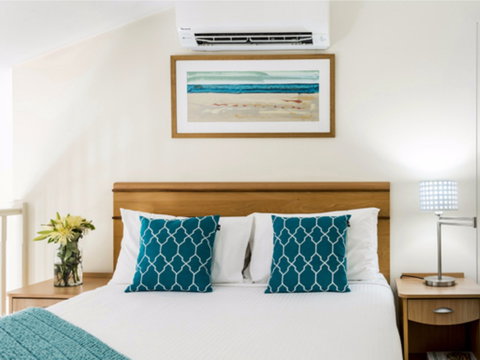 Oaks The Entrance Waterfront Resort - Accommodation Port Hedland 1