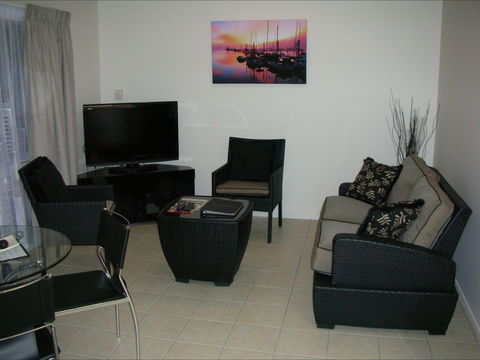 Palm View Holiday Apartments - Accommodation Port Hedland 0
