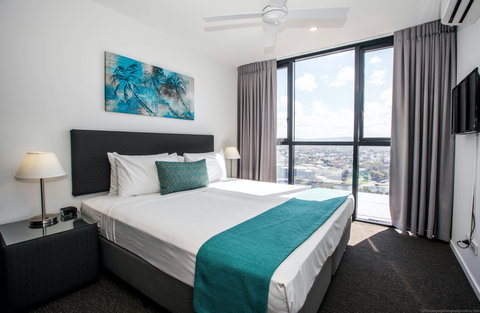 Synergy  Broadbeach - Accommodation Port Hedland 1