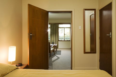 University House - Accommodation Port Hedland 2