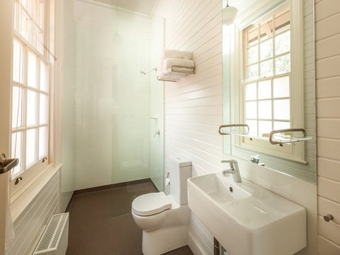 Yarrangobilly Caves House: Guest Rooms - Accommodation Port Hedland 2