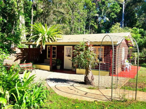 Curtis Falls Mountain Retreat - Accommodation Port Hedland 7