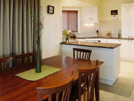 Lakes Entrance Waverley House Cottages - Accommodation Port Hedland 3