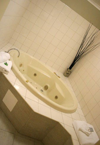 Quality Inn And Suites The Menzies - Accommodation Port Hedland 5