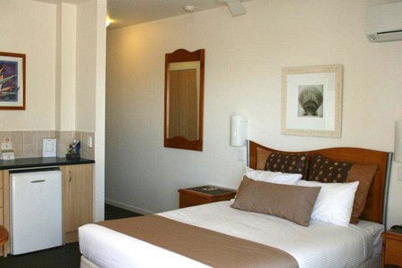 Yamba Beach Motel - Accommodation Port Hedland 0
