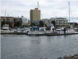Glenelg Lake Holiday Apartment Accommodation - Accommodation Port Hedland 0