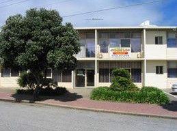 Glenelg Lake Holiday Apartment Accommodation - Accommodation Port Hedland 4