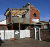 Black Dolphin Townhouse and Apartment - Accommodation Port Hedland