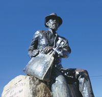 Paddy Hannans Statue - Accommodation Port Hedland