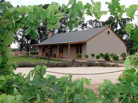 VineCrest Fine Barossa Wine - Accommodation Port Hedland 0