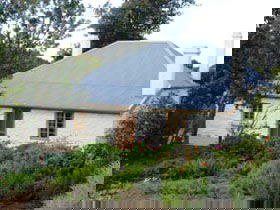 Dingley Dell Cottage - Accommodation Port Hedland 0