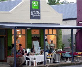 Artists On Parade Art Gallery - Accommodation Port Hedland 1