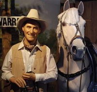 Big Golden Guitar Tourist Centre - Accommodation Port Hedland