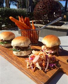 Hollydene Estate Wines And Vines Restaurant - Accommodation Port Hedland 4