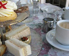 Afternoon Tea At Burnett House - Accommodation Port Hedland 2
