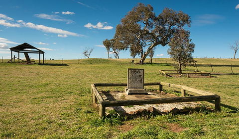 Yuranighs Aboriginal Grave Historic Site - Accommodation Port Hedland 1