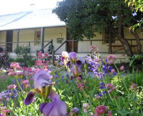 Raglan Gallery And Cultural Centre - Accommodation Port Hedland 0