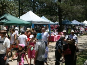 Burleigh Art And Craft Markets - Accommodation Port Hedland 3