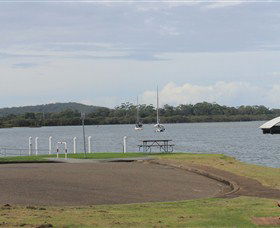 Laurieton Riverside Seafoods - Accommodation Port Hedland 2