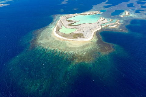 Abrolhos Islands Fixed-Wing Scenic Flight - Accommodation Port Hedland 7