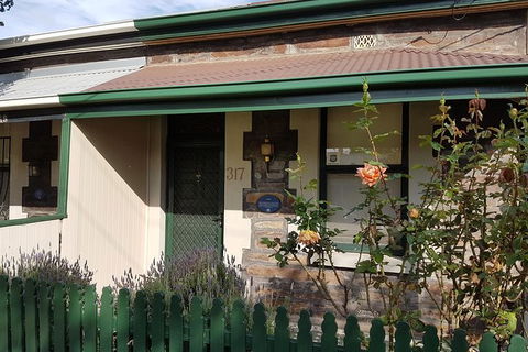 Adelaide Walking Tour: East End Escapade - Accommodation Port Hedland 4