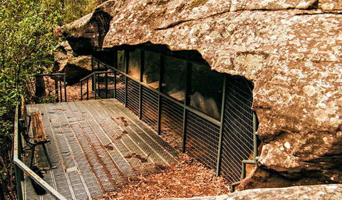 Red Hands Cave Walking Track - Blue Mountains National Park - Accommodation Port Hedland 0
