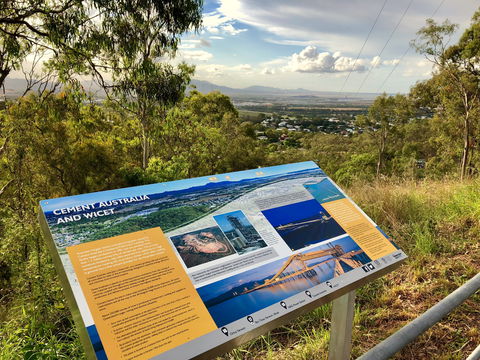 Round Hill Lookout - Accommodation Port Hedland 0