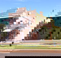 Old Gentleman's Club - Accommodation Port Hedland