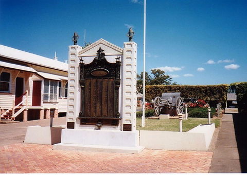 Gayndah War Memorial - Accommodation Port Hedland 0
