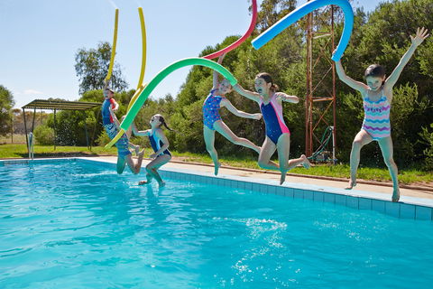 Oaklands War Memorial Swimming Pool - Accommodation Port Hedland 0