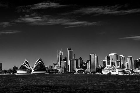 REGAL - Luxury Airport Round Trip, Bespoke Premium Transfer And Tours - Accommodation Port Hedland 1