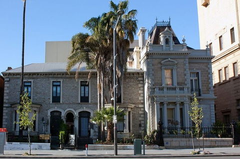 Adelaide Airport Transfers : Airport ADL To Adelaide City In Business Car - Accommodation Port Hedland 3