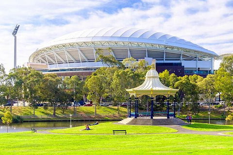 Adelaide Airport Transfers : Adelaide City To Airport ADL In Business Car - Accommodation Port Hedland 8