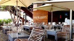 Pontoon Bar - Accommodation Port Hedland 3