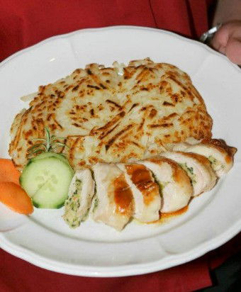Des Alpes Swiss Restaurant - Accommodation Port Hedland 4