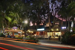 Apres Beach Bar & Grill - Palm Cove - Accommodation Port Hedland 3