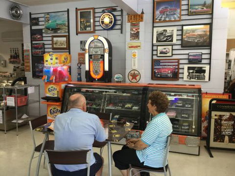 Cadz Ol’Skool Diner & Takeaway - Accommodation Port Hedland 2