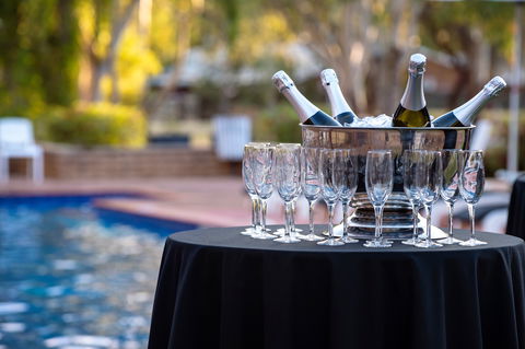 Christmas Day Lunch At DoubleTree By Hilton Alice Springs - Accommodation Port Hedland 2