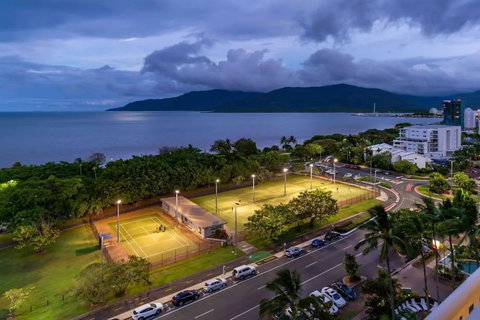Rydges Esplanade Resort Cairns - Accommodation Port Hedland 1