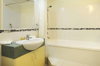 At Whitsunday Vista Holiday Apartments - Accommodation Port Hedland 3