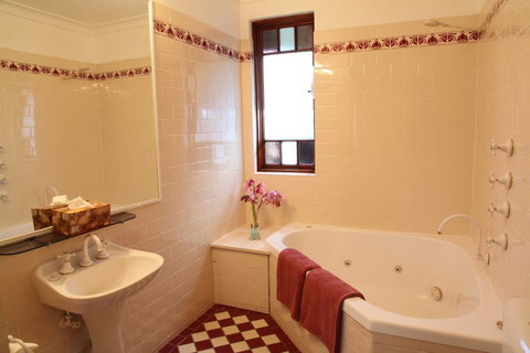 The 3 Explorers Motel - Accommodation Port Hedland 6