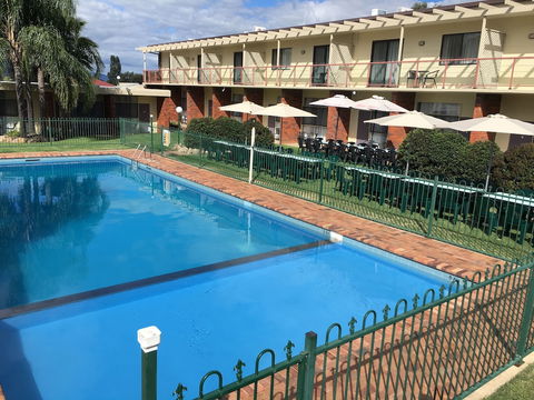 Redhill Tamworth Motor Inn & Conference Centre - Accommodation Port Hedland 1