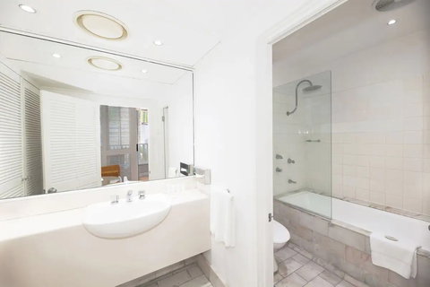 Ramada By Wyndham Cairns City Centre - Accommodation Port Hedland 3