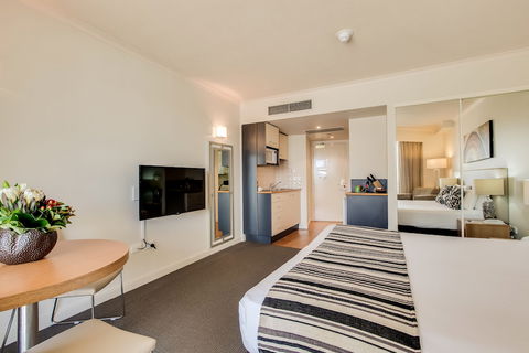 Central Cosmo Apartments - Accommodation Port Hedland 4