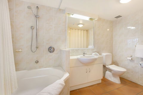 Tropic Towers Apartments - Accommodation Port Hedland 6