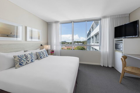 Oaks Nelson Bay Lure Suites - Accommodation Port Hedland 7