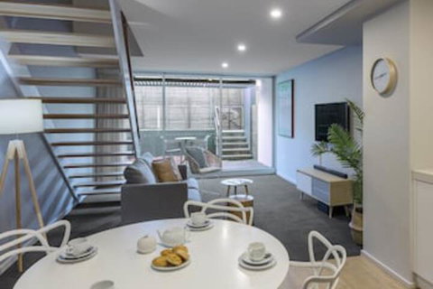Oaks Nelson Bay Lure Suites - Accommodation Port Hedland 0
