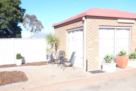 Colonial Motor Inn Bairnsdale - Accommodation Port Hedland 1