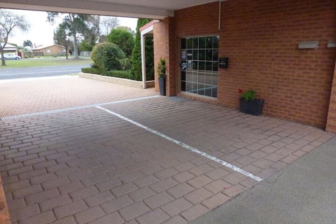 Colonial Motor Inn Bairnsdale - Accommodation Port Hedland 3