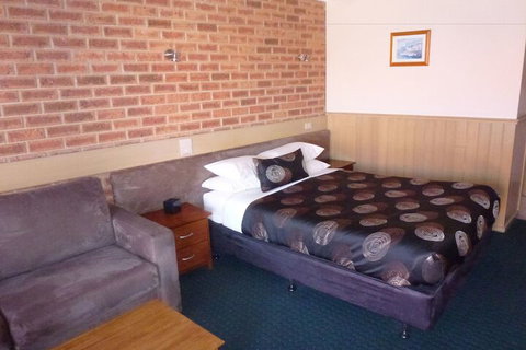 Colonial Motor Inn Bairnsdale - Accommodation Port Hedland 7